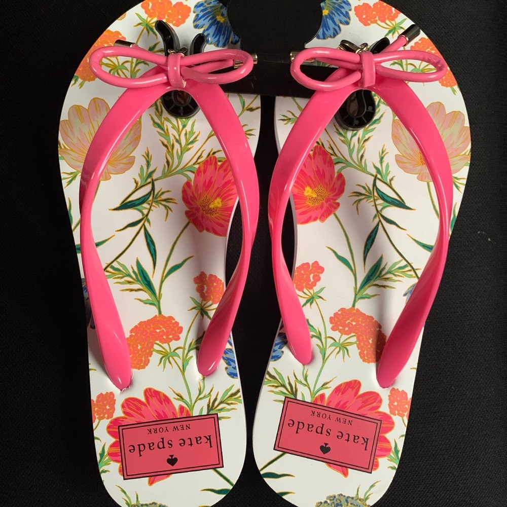 ‼️SOLD‼️Kate Spade floral flip flop size 5/6